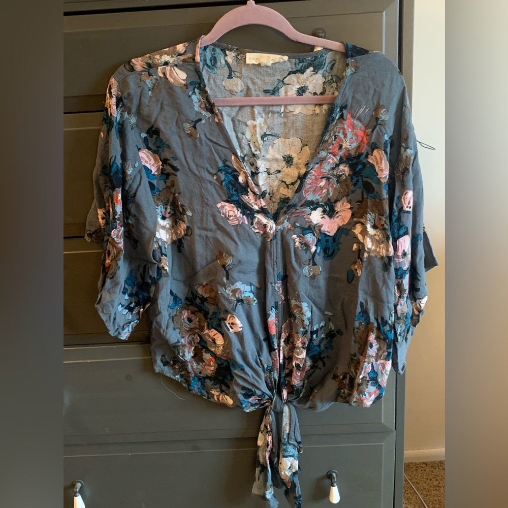 Float V-Neck Tie Top, Size M